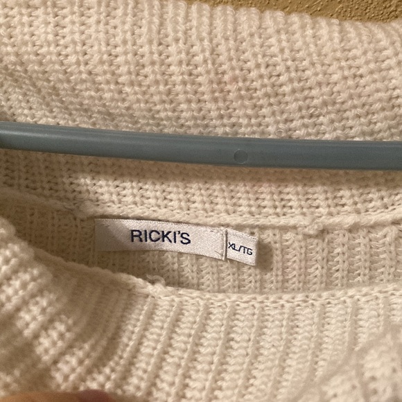 Ricki’s Sweater - Picture 3 of 3